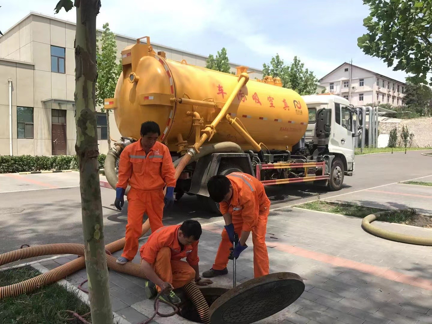 秀屿化粪池清理与5-8吨吸粪车施工效率分析